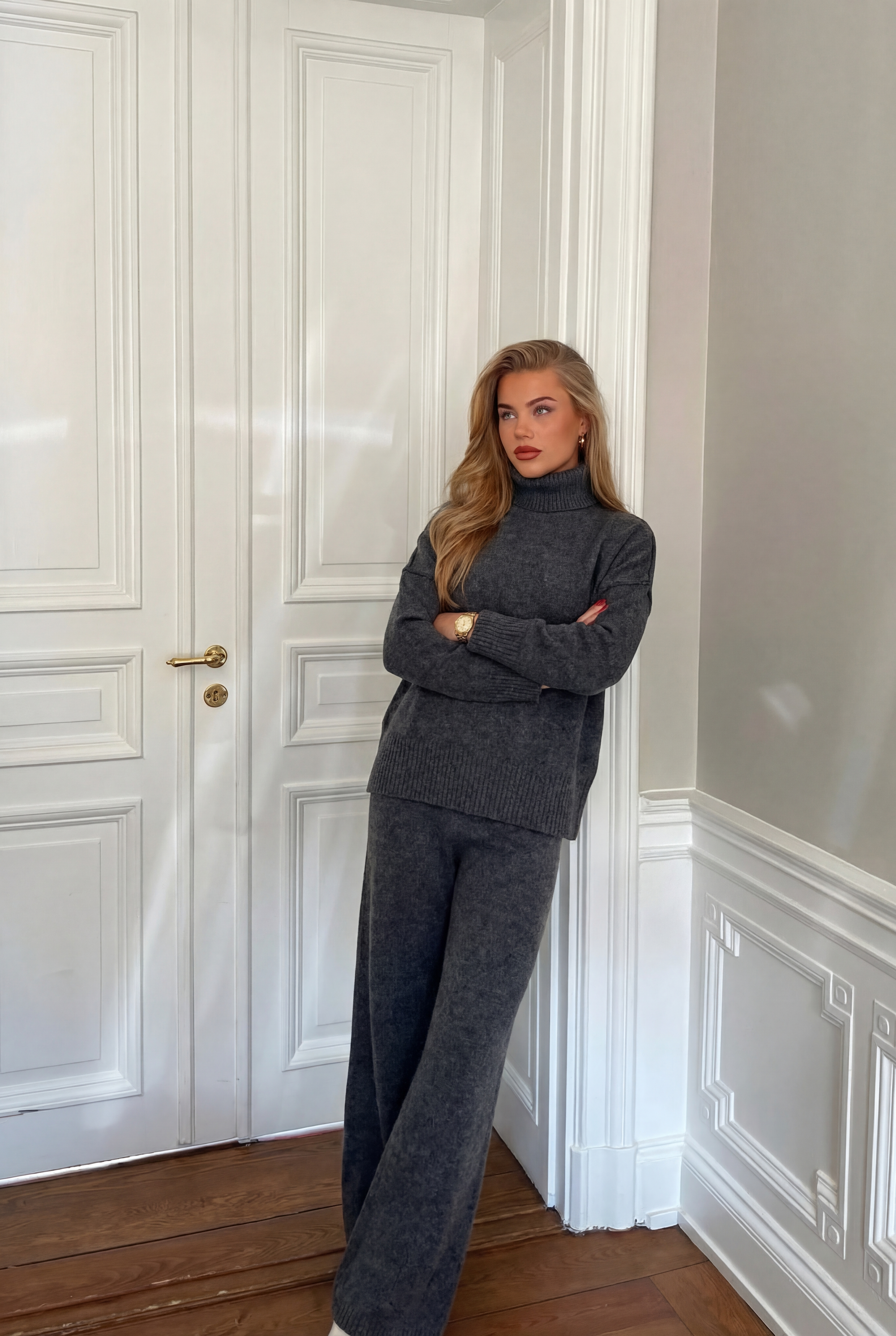 Megztas dviejų dalių komplektas su golfu