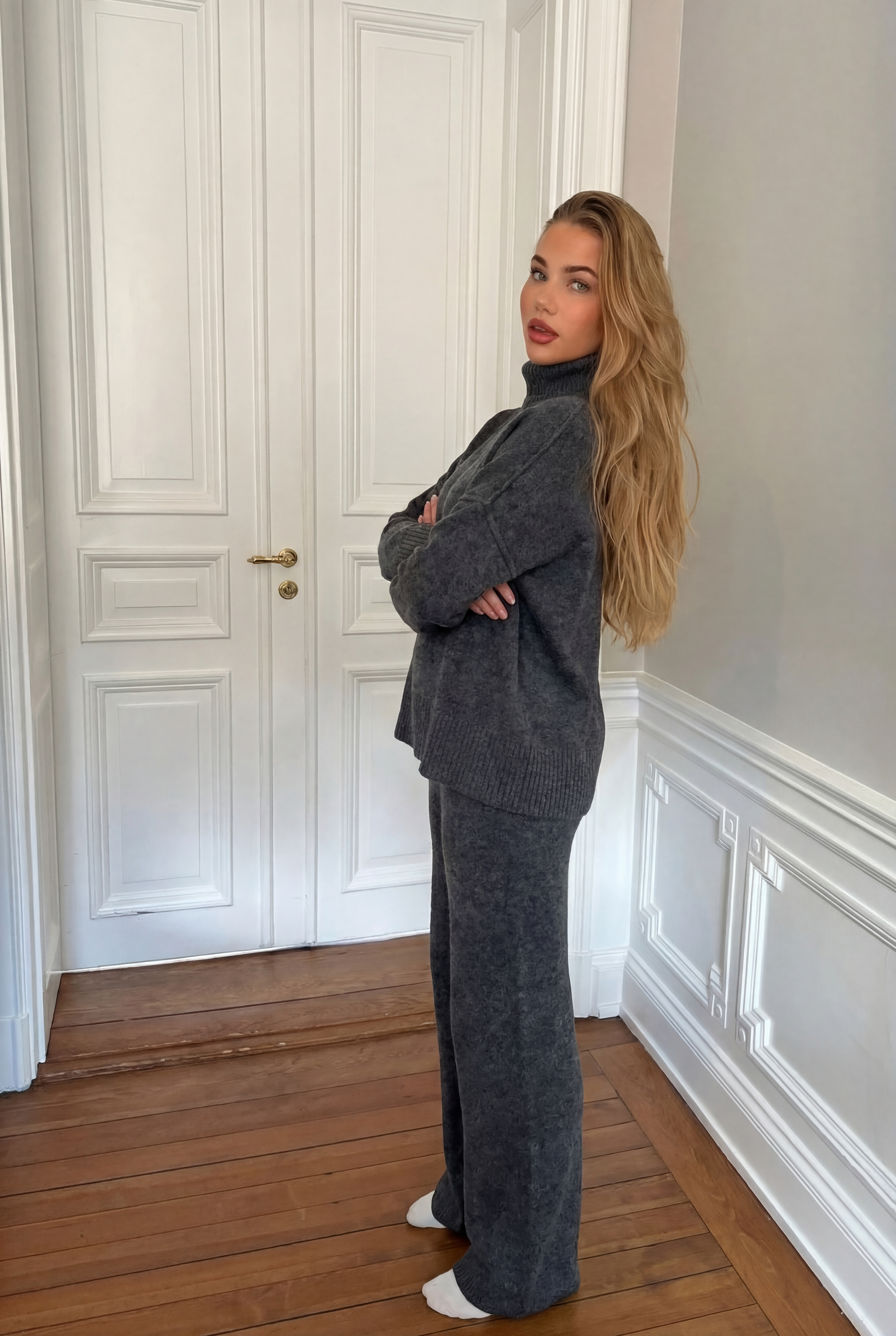 Megztas dviejų dalių komplektas su golfu