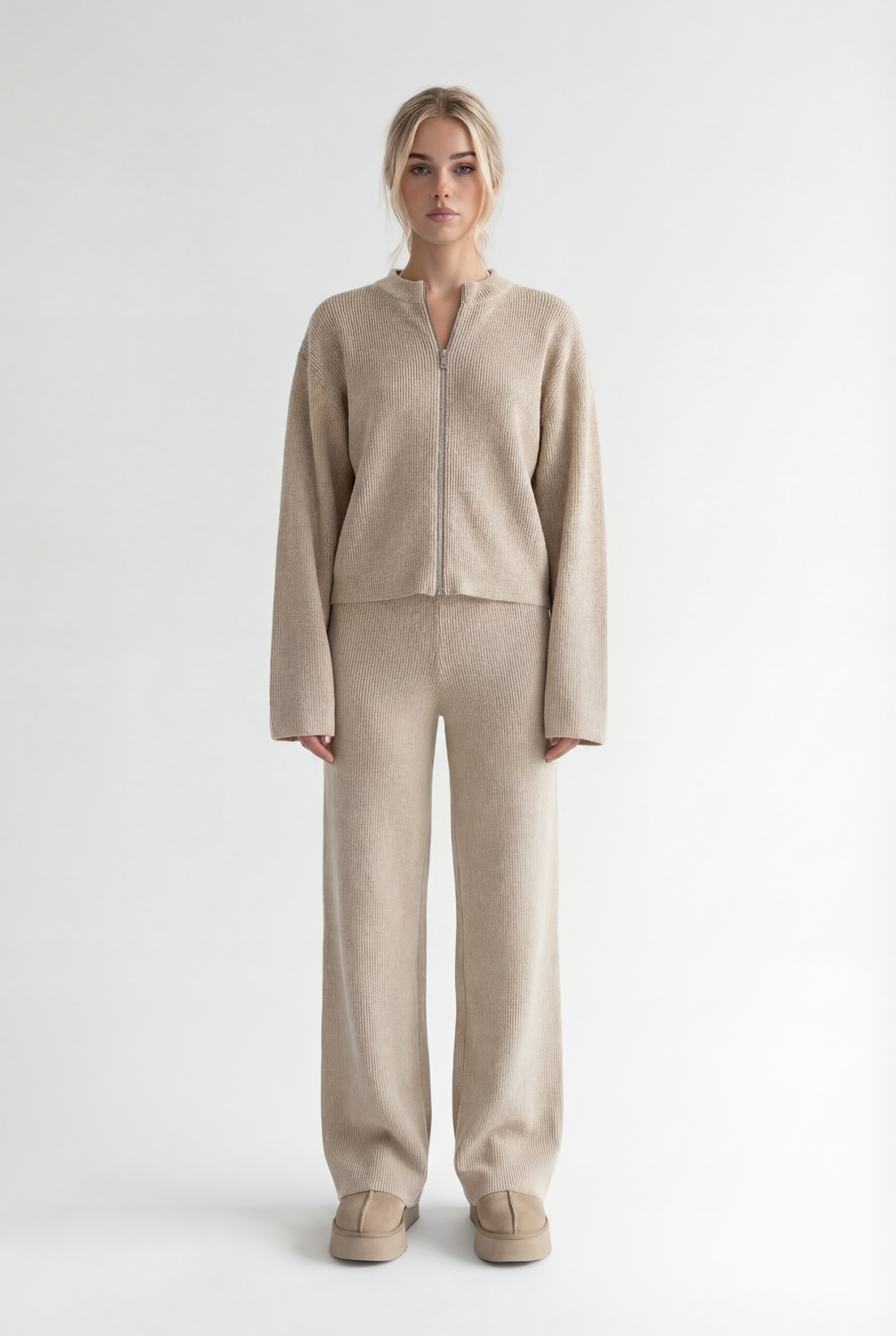 Megztas su užtrauktuku dviejų dalių komplektas