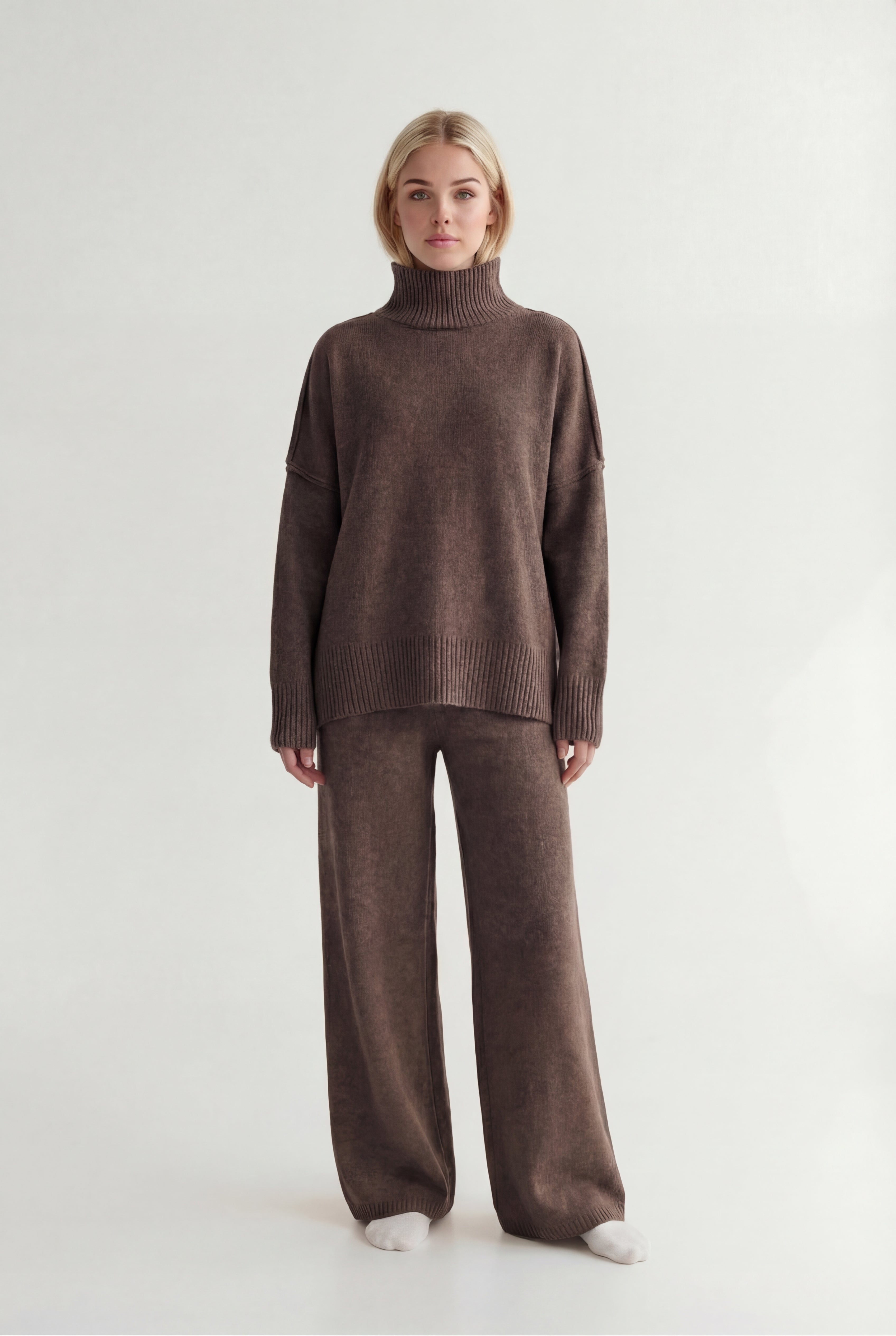 Megztas dviejų dalių komplektas su golfu