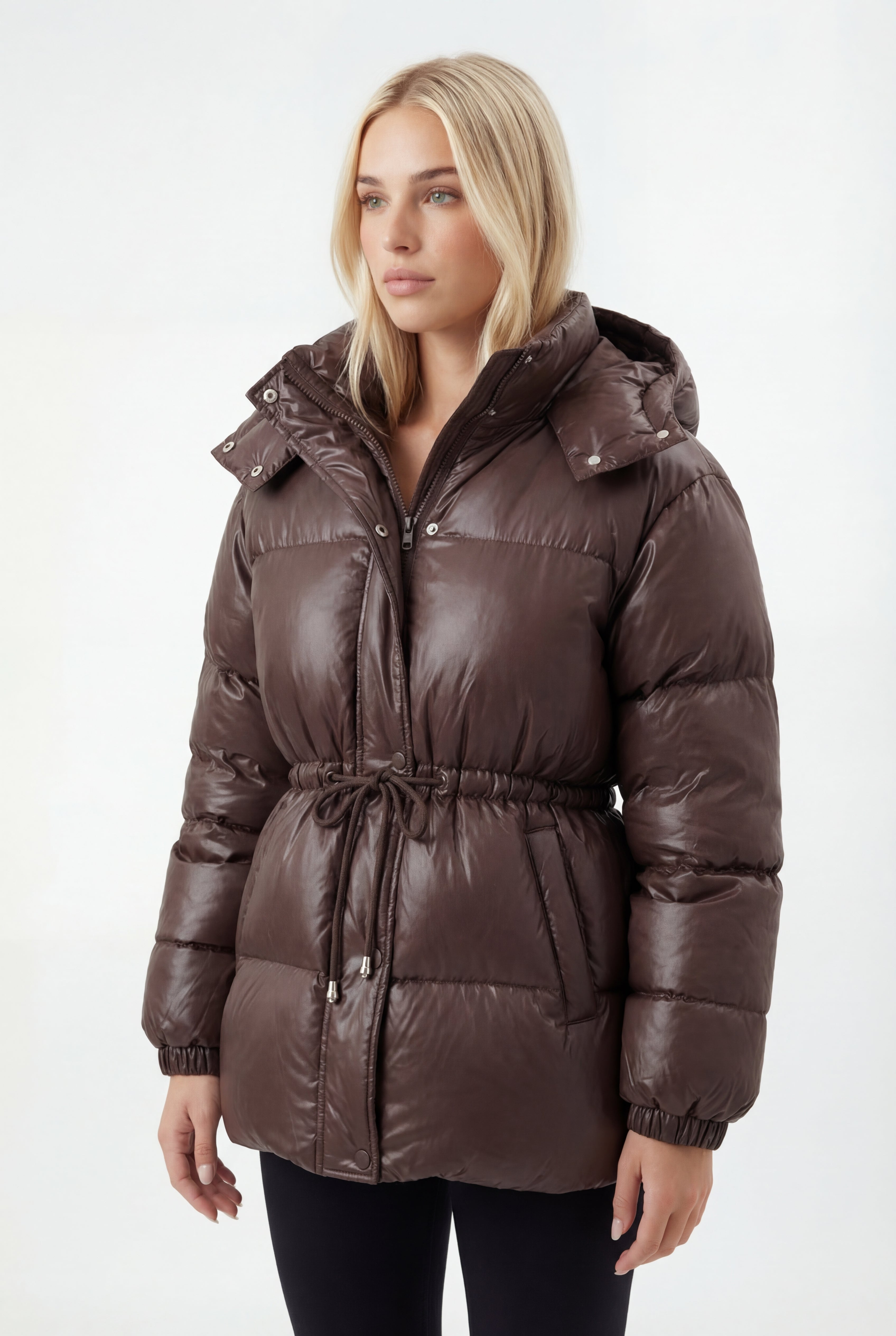 Ilga pūsta striukė su gobtuvu