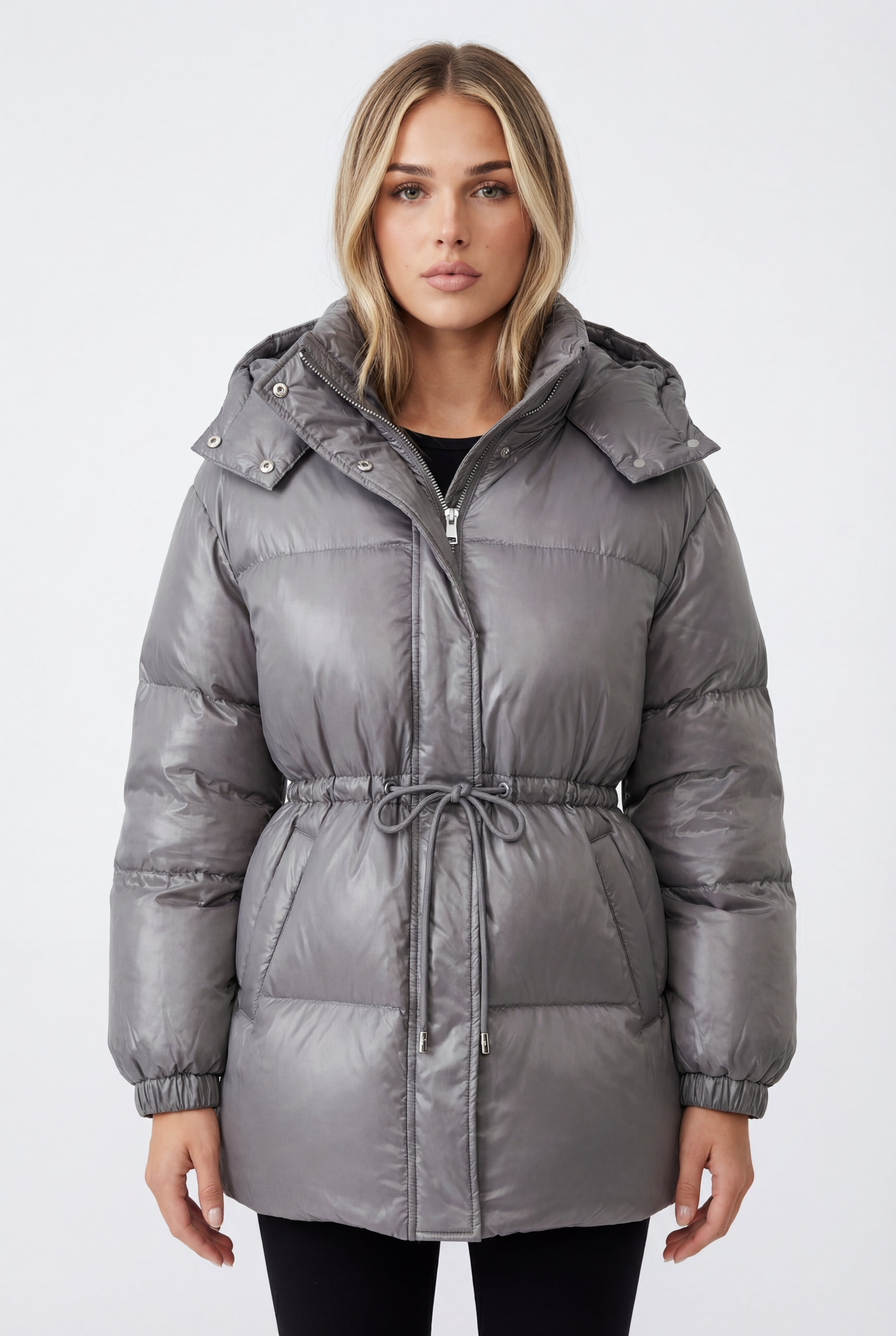 Ilga pūsta striukė su gobtuvu