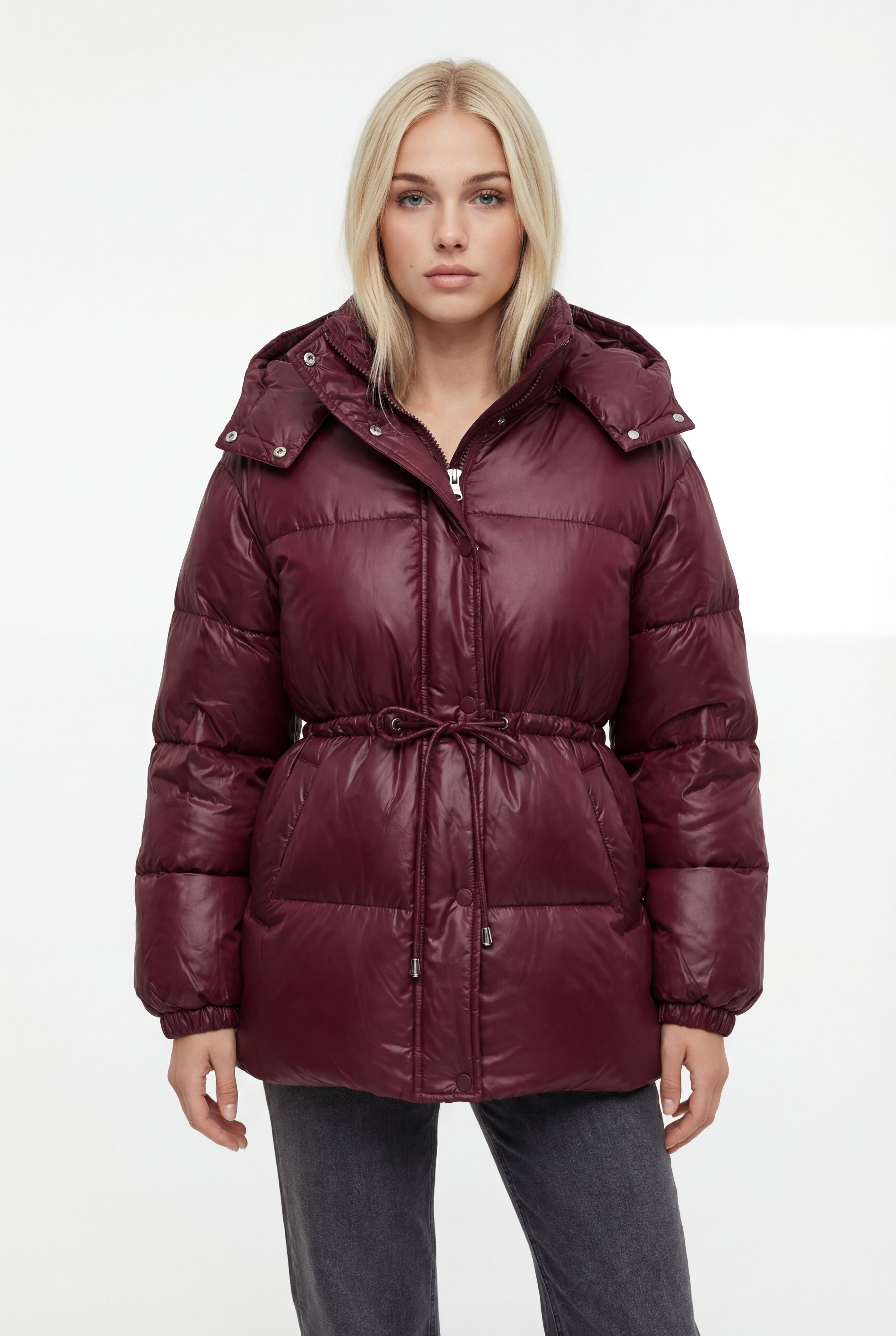 Ilga pūsta striukė su gobtuvu