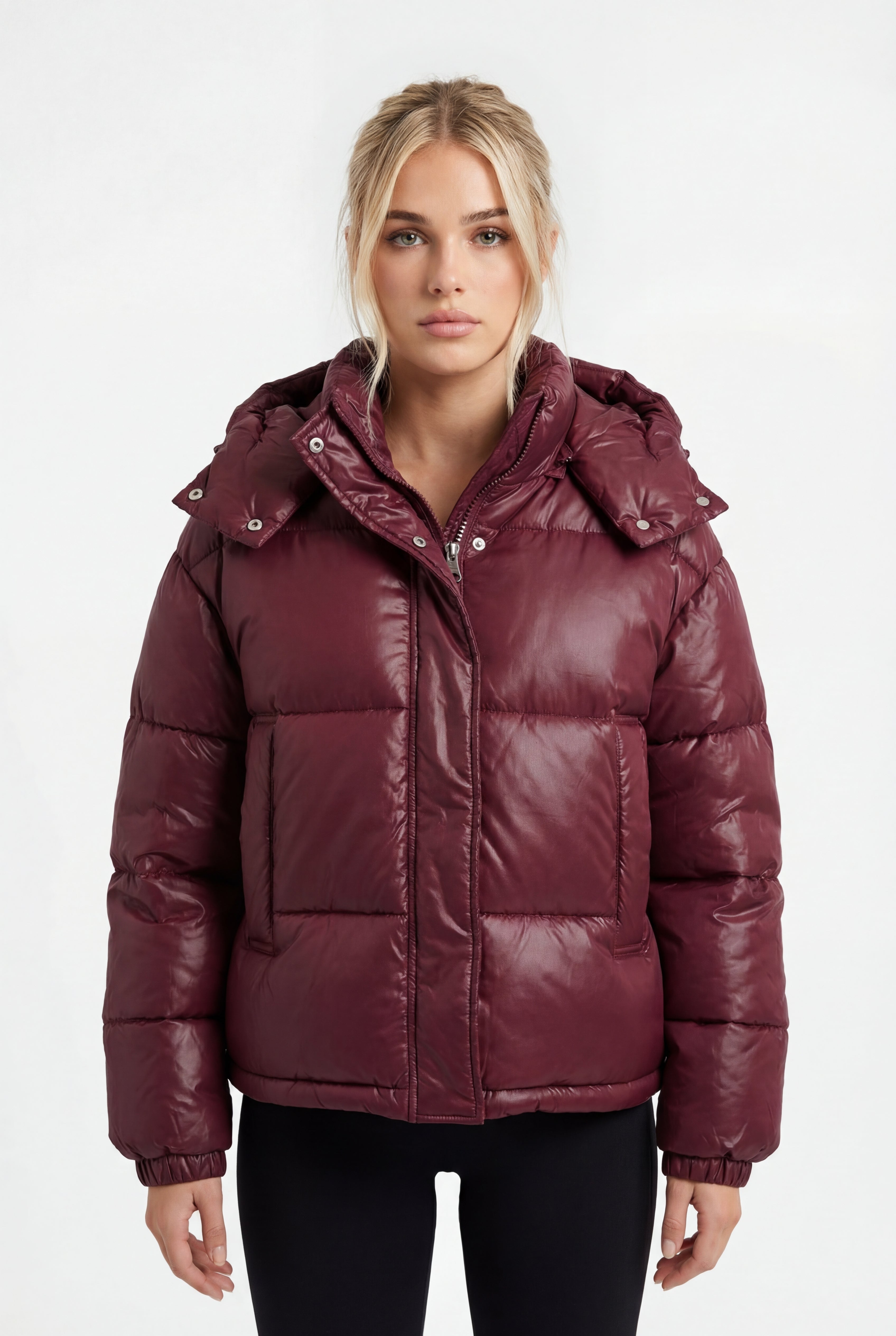 Trumpa burgundiška pūsta striukė