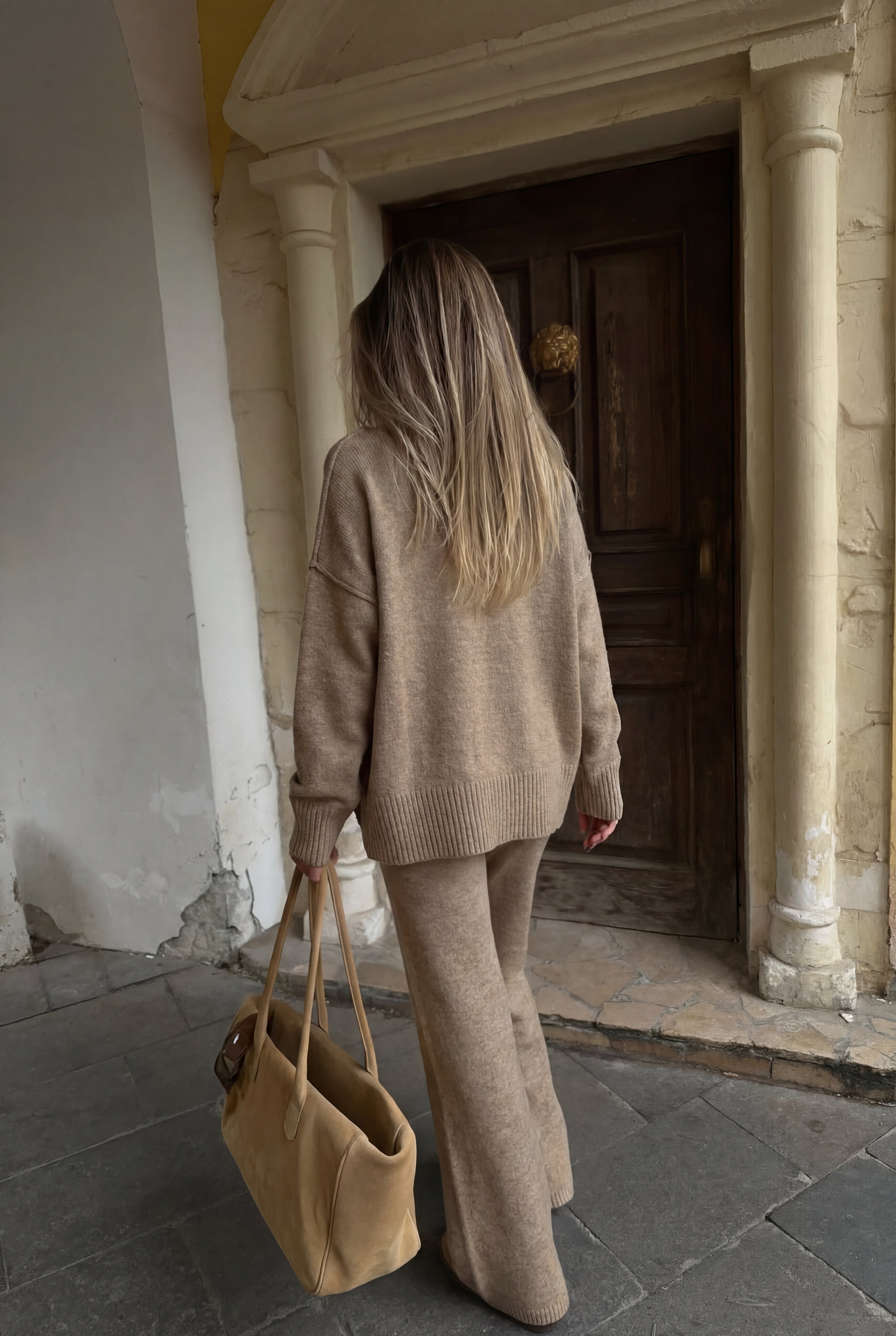 Megztas dviejų dalių komplektas su golfu