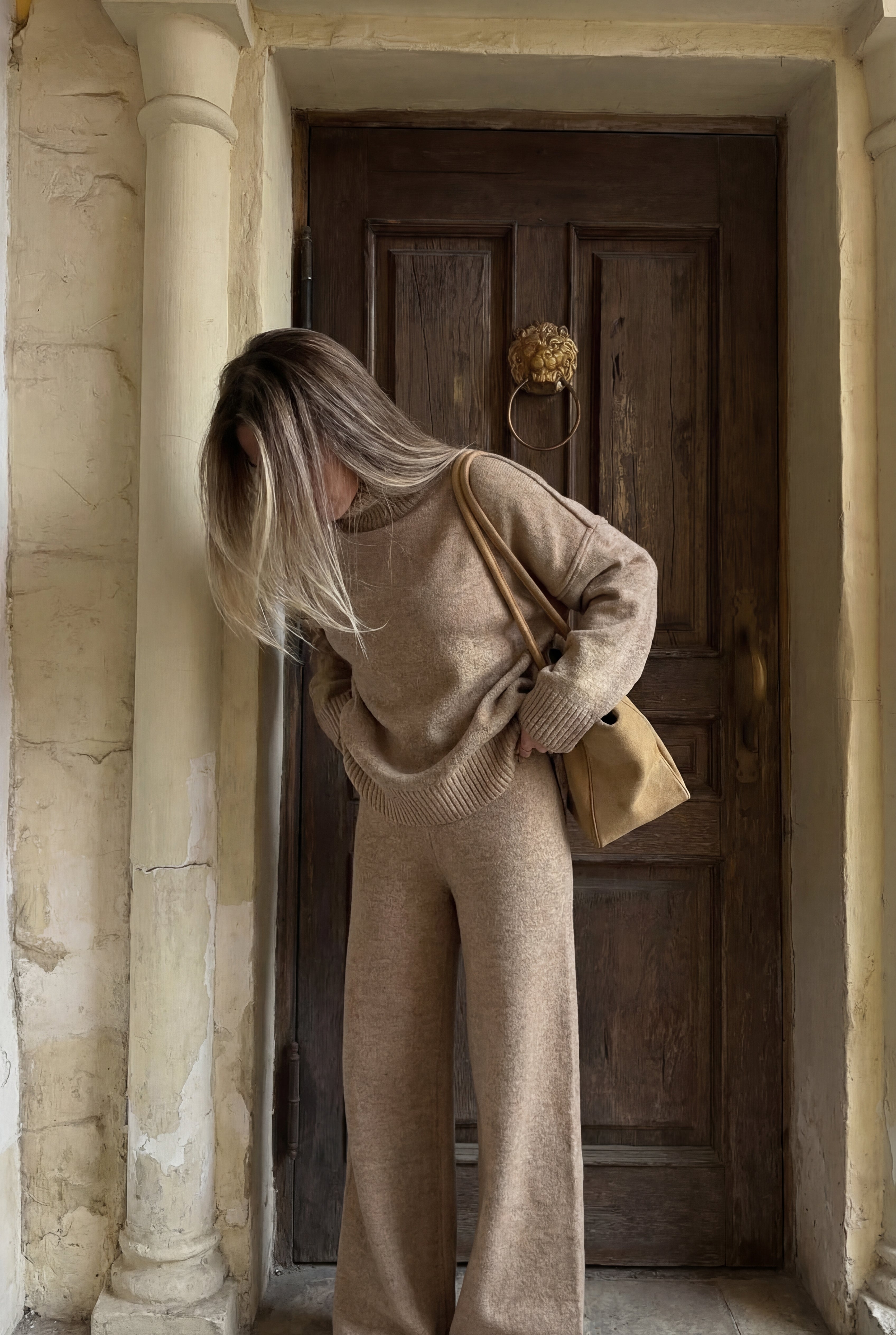 Megztas dviejų dalių komplektas su golfu